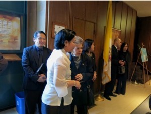 Consul General Maria Hellen Barber De La Vega and Racquel Ramsey with Deputy Consul General Daniel R. Espiritu (behind).