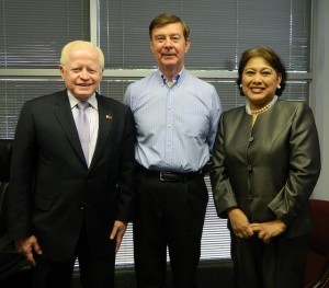 Ambassador Jose L. Cuisia Jr. with Arbovax President and Chief Executive Officer Malcolm Thomas and Philippine Commercial Counselor Maria Roseni Alvero. (Philippine Embassy Photo by Lilibeth Almonte-Arbez)