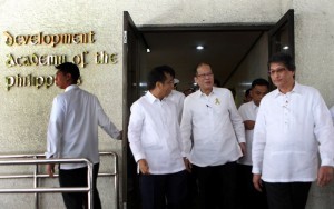 President Benigno S. Aquino III leads the 40th Founding Anniversary of the Development Academy of the Philippines (DAP) at the Assembly Hall of the DAP Building in San Miguel Avenue, Pasig City on Thursday (June 27). The President extolled DAP’s role in providing necessary skills and experience for Filipino public managers whom he considers as his partners in managing the development process of his administration. He also challenged DAP to continue refocusing its programs in creating conditions in empowering the people and the public executives. In photo are National Economic and Development Authority (NEDA) Secretary Arsenio Balisacan and DAP president Antonio Kalaw, Jr. (MNS photo)