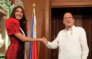 President Benigno S. Aquino III congratulates 2013 Miss Tourism International Angeli Dione Gomez during the courtesy call at the Music Room of the Malacañan Palace on Monday (February 17). Gomez was crowned in Putrajaya, outside of Kuala Lumpur, Malaysia, on December 31, 2013, besting 59 other candidates in the 17th edition of the Malaysia-based pageant. It’s a back-to-back title for the Philippines, as Rizzini Alexis Gomez won the title in 2012, and the fourth world beauty title for the country last year. (MNS photo)