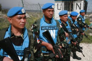 More than 40 peacekeepers from Fiji were forced to surrender their weapons and were taken hostage in Golan Heights, but 81 Filipino blue helmets (shown above) “held their ground” and refused to disarm, reports from Manila said. Photo: Elmer G. Cato, DFA Consul/Golan Heights.