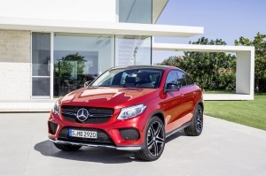The Mercedes-Benz GLE 450 AMG Coupé: The new crossover coupé boasts similar proportions to the BMW X6. ©Mercedes-Benz