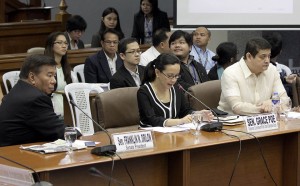 -- Senator Grace Poe, chair of the Public Order and Dangerous Drugs committee, continues the inquiry on the Mamasapano incident which led to the death of 44 Philippine National Police-Special Action Force (PNP-SAF) members last January. Also present during the hearing are Senate President Franklin M. Drilon and Senator TG Guingona. (MNS photo)