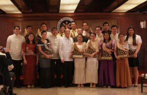 President Benigno S. Aquino III shares the stage with the Ten Accomplished Youth Organizations Year 12 (TAYO 12) awardees for a snap shot during the awarding ceremonies at the Heroes Hall of the Malacañan Palace on Tuesday (February 24). Since 2002, TAYO Awards recognizes and supports the outstanding contributions of youth organizations to the country. Also in photo are TAYO Awards Foundation president Aika Robredo, National Youth Commission chairman Gio Tingson, Presidential Assistant for Food Security and Agricultural Modernization Francis Pangilinan, TAYO Awards founding president Senator Paolo Benigno “Bam” Aquino IV, National Youth Commission commissioner and TAYO Awards Foundation chairman Jose Sixto “Dingdong” Dantes III and Coca-Cola Foundation Philippines vice chairman Juan Ramon Felix. (MNS photo)