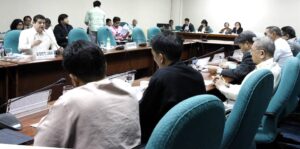 -- Senator TG Guingona discusses the proposed measure creating the Mamasapano Truth Commission. (MNS photo)