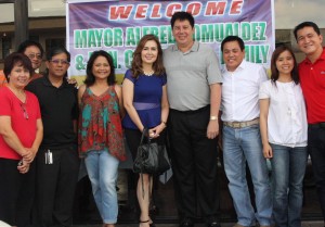 “Love for Tacloban”: As the massive rehabilitation efforts for the victims of Typhoon Yolanda in Tacloban City continues, local provincial executives of the province will be joining the OC Fil-Am Chamber of Commerce and GMA Kapuso Foundation in raising the needed funds for the effort. Mayor Romualdez and his wife, Councilor Cristinas Romualdez, were in the Los Angeles area recently to drum up support from their fellow Taclobanons at a fundraiser.