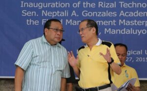 President Benigno S. Aquino III leads the unveiling of the marker of the newly constructed 11- story Sen. Neptali Gonzales Academic Hall during the inauguration at the Rizal Technological University. Also in photo are DPWH Seretary Rogelio Singson and Mandaluyong Representative Neptali Gionzales II.(MNS photo)