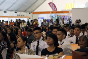 Overseas Filipino Workers (OFWs) attend the OFW and Family Summit at the World Trade Center in Pasay City on Thursday. The event, organized by Villar SIPAG (Social Institute for Poverty Alleviation and Governance) and Go Negosyo urged OFWs to save and invest their hard-earned money for the future.(MNS photo)