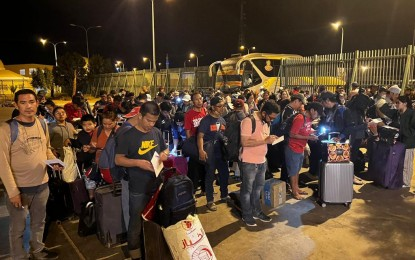 DFA: Filipinos who fled strife-torn Sudan climb to 496