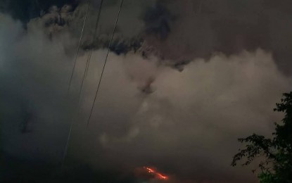 Kanlaon erupts anew, spews ‘large ballistic fragments’
