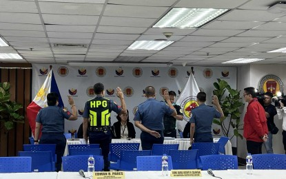 5 cops file admin raps vs senior officer for alleged bribery