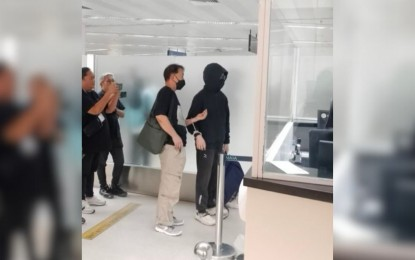 Bureau of Immigration deports 2 Japanese fugitives