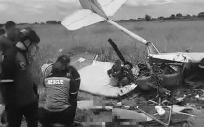 Ultralight aircraft crashes on Tarlac rice field; 2 dead