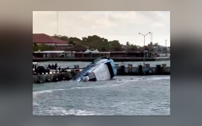 Ferry sinks at Zambo port amid bad weather