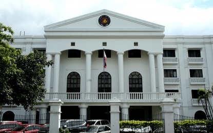 Public warned vs. individuals posing as DBM execs