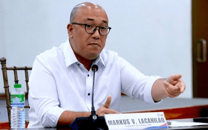 LTO chief apprehends reckless GSM taxi driver in QC